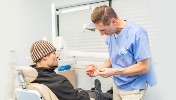 Common Signs and Symptoms for Early Detection of Oral Cancer